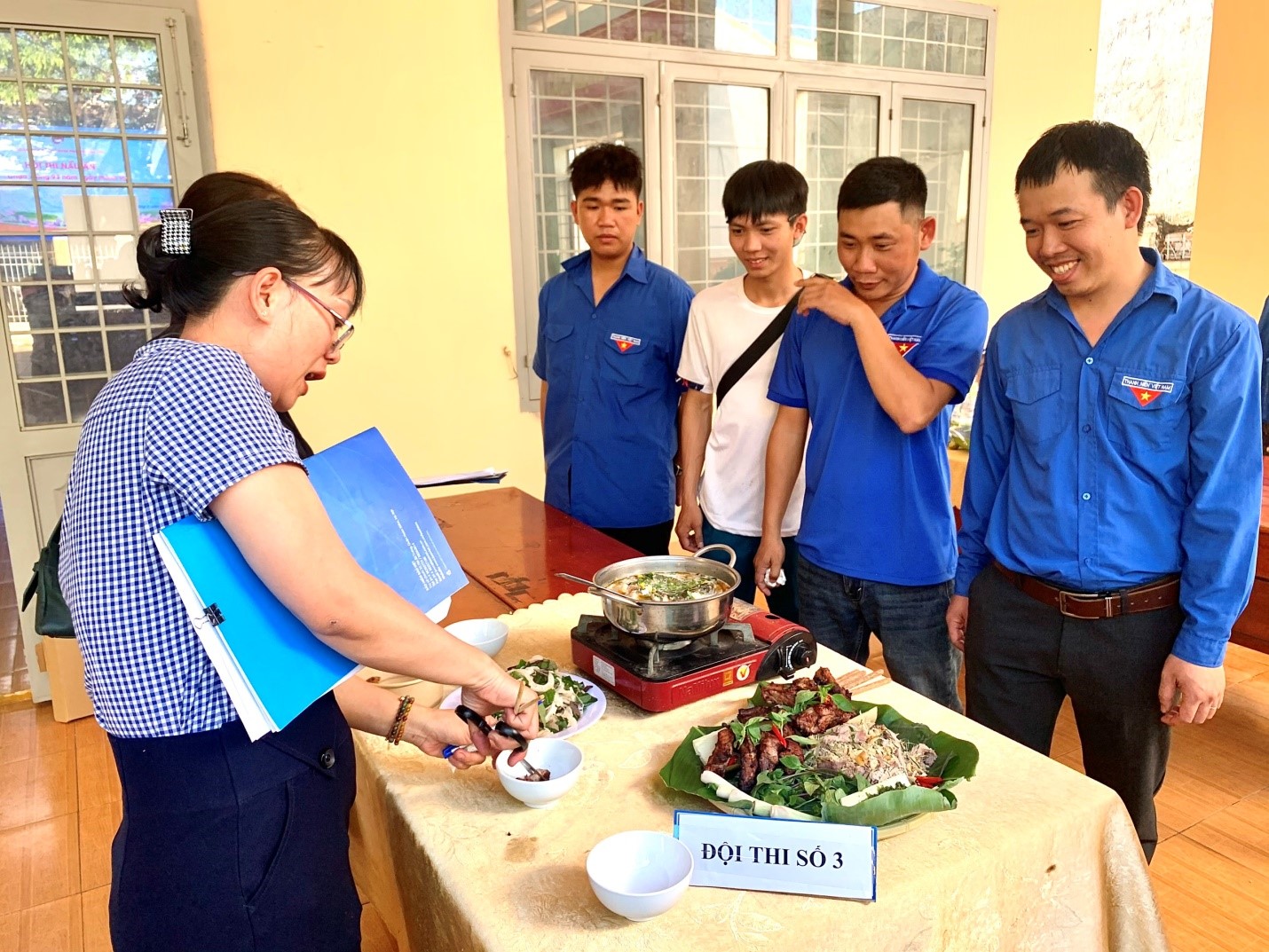 1.10. THANH LAP DOAN
